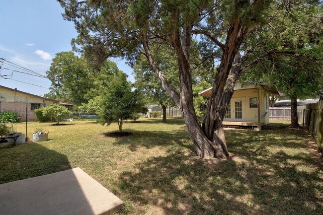 Building Photo - 4806 Russet Hill Dr