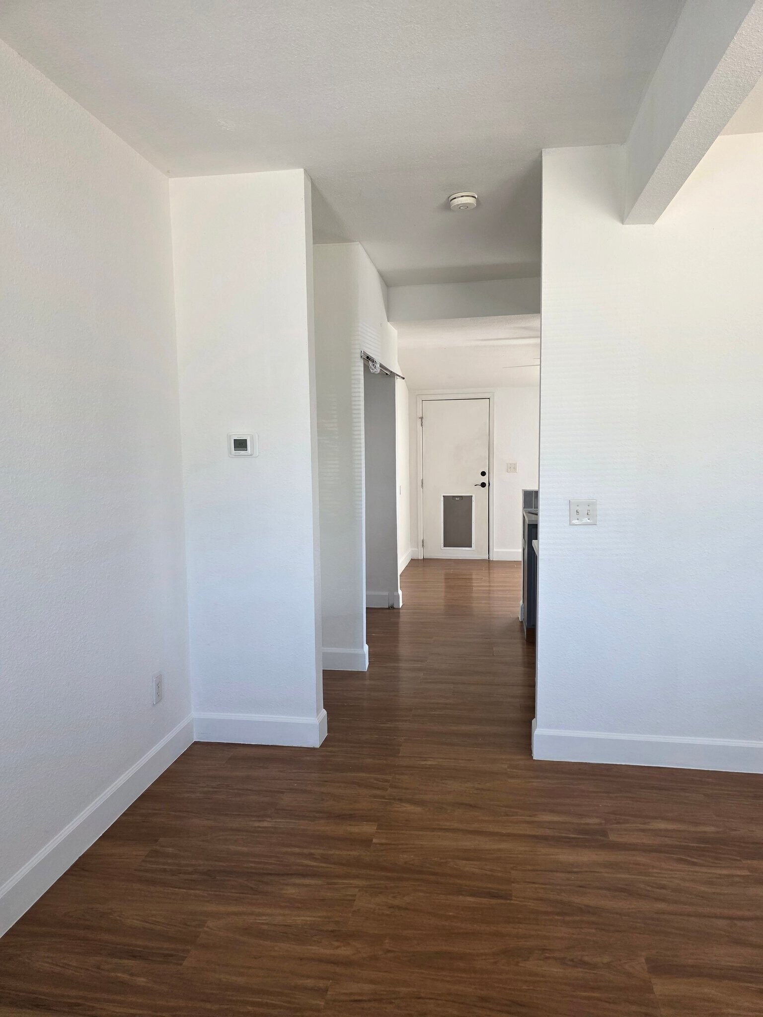 Building Photo - 464 2nd Ave