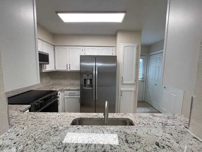 Building Photo - Fully remodeled 3 bedroom duplex for rent in Euless!
