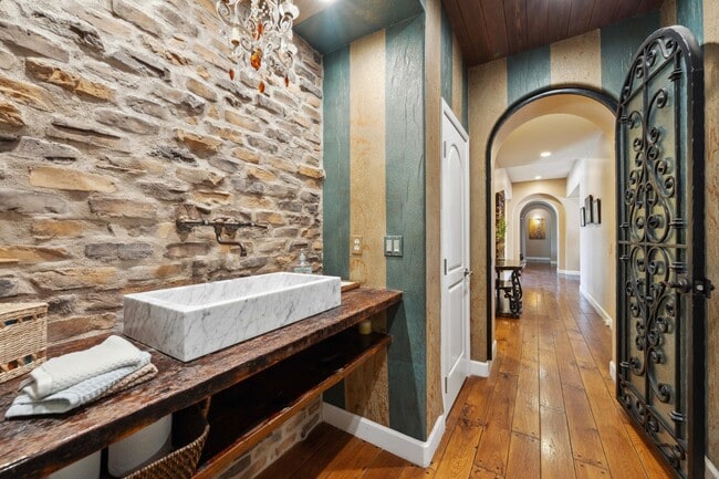Building Photo - 40294 Rancho Palmeras