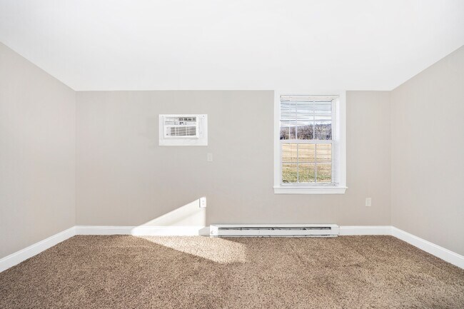 Building Photo - 5201 Amos Reeder Rd