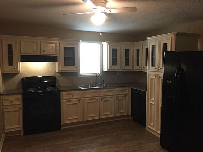 Building Photo - 306 E 32nd St