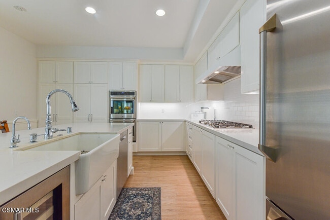 Building Photo - 2230 Memory Ln