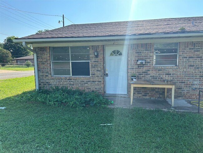 Building Photo - 101 S Burdette Ave
