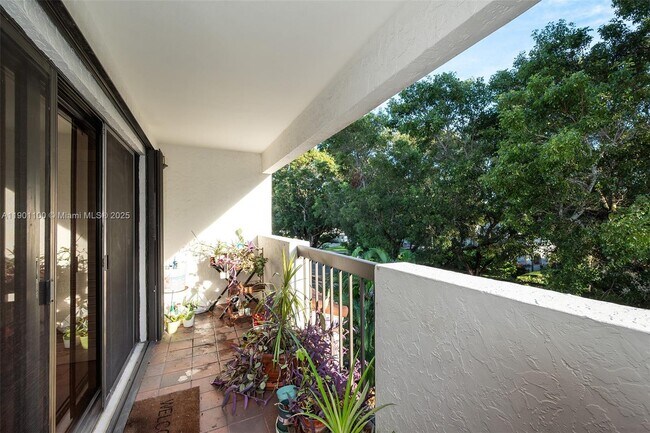 Building Photo - 2600 Cardena St