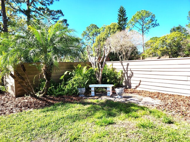 Building Photo - Single-Story Townhome with Garage/Driveway...