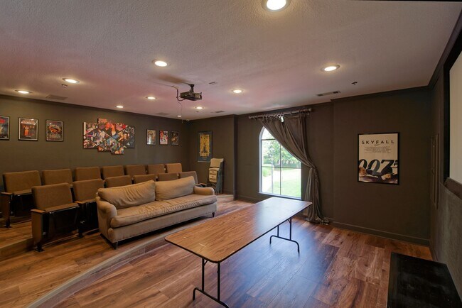 Building Photo - Brookhaven/Buckhead 2BR