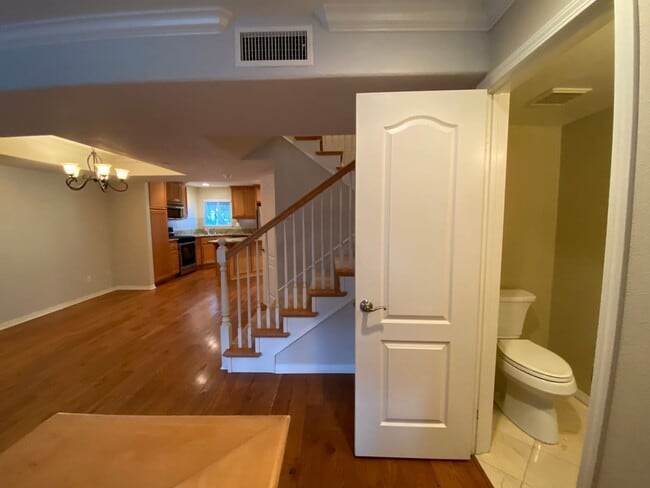 Building Photo - Great Tri-Level Townhome in Coastal Carlsbad Location!