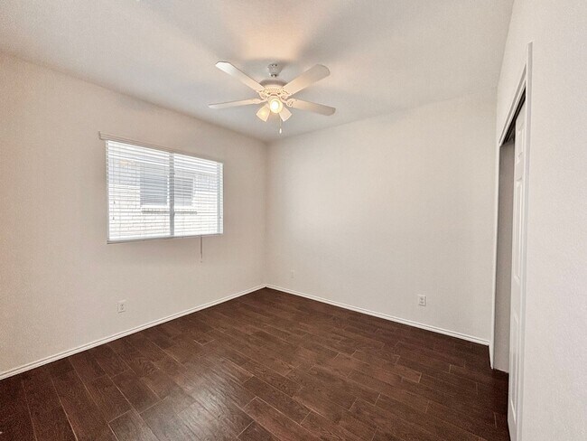 Building Photo - 726 Silverado Way
