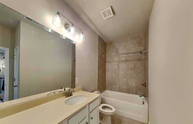 Building Photo - Townhouse Ready Now Townhouse Ready Now