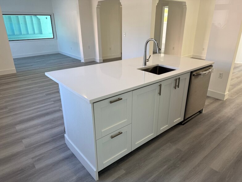 Kitchen Island - 340 NE 125th St