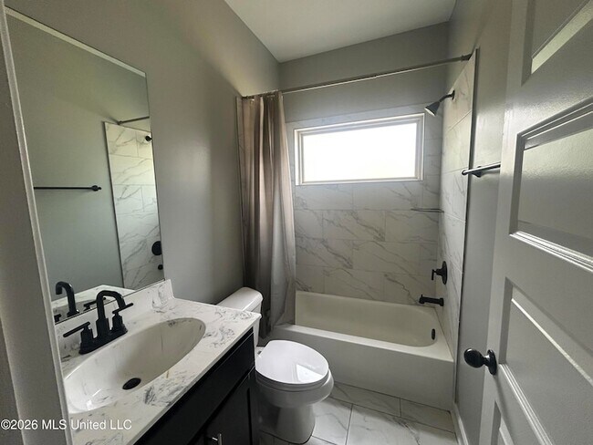 Building Photo - 401 Park St