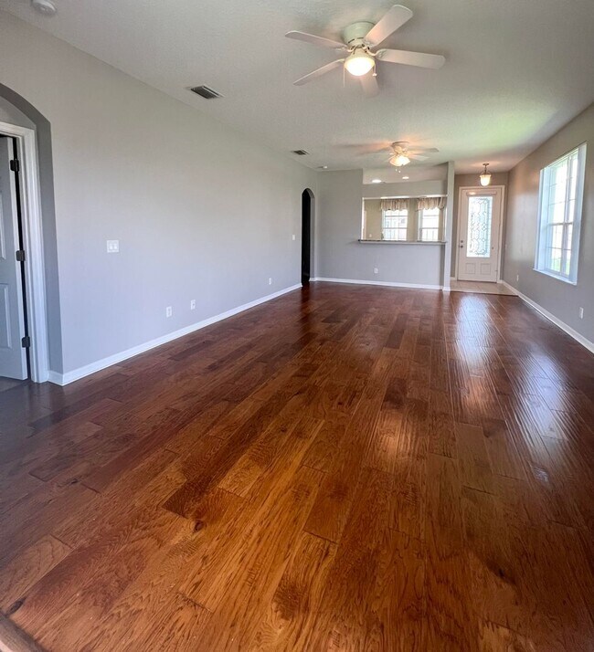 Building Photo - Gorgeous 3 bedroom, two bathroom home in 55+ Legacy of Leesburg!