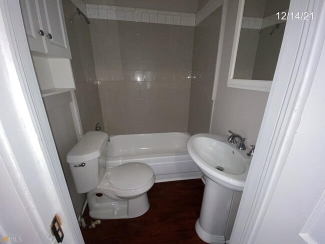 Building Photo - 107 Ford St