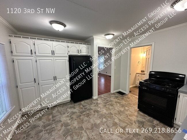 Building Photo - 1120 3rd St NW
