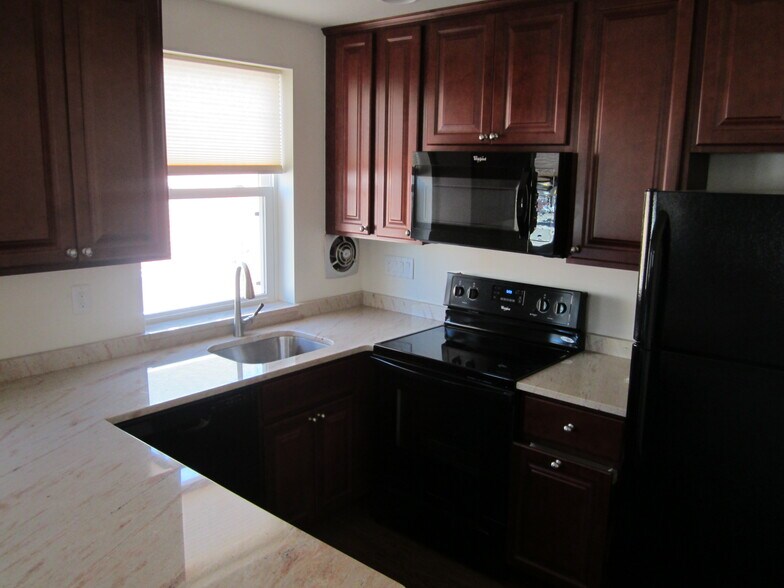 Building Photo - 1229 Drexel Ave