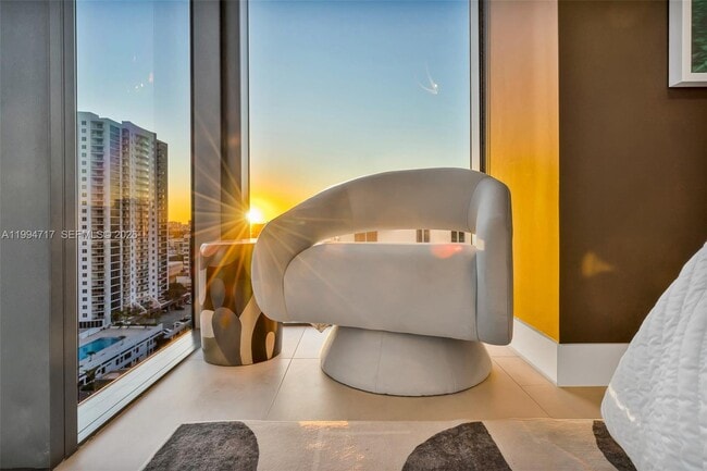 Building Photo - 700 NE 24th St