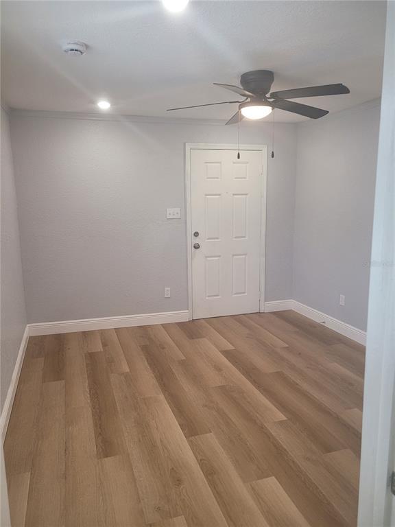 Building Photo - 1320 S Oleander Ave