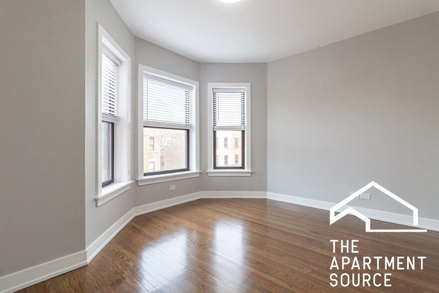 Building Photo - 3840 N Wilton Ave