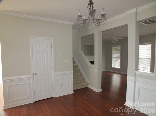 Building Photo - 2004 Magna Ln