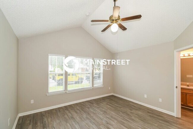 Building Photo - 4 Bedroom Pet-Friendly Home in Jacksonvill...