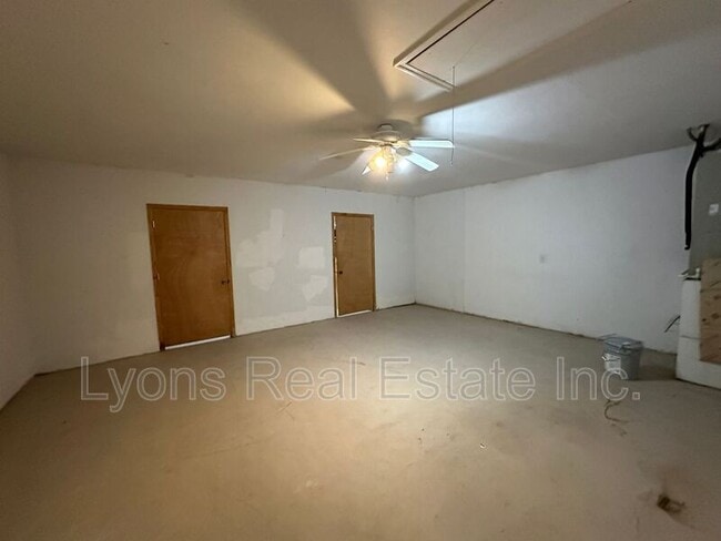 Building Photo - 8397 Bahamas Rd