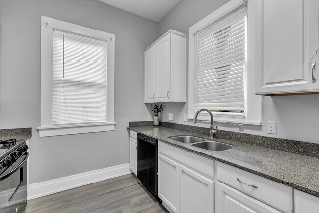 Building Photo - 4303 McKinney St