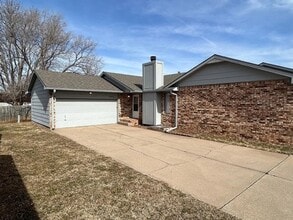 Building Photo - 8404-8406 W Thurman