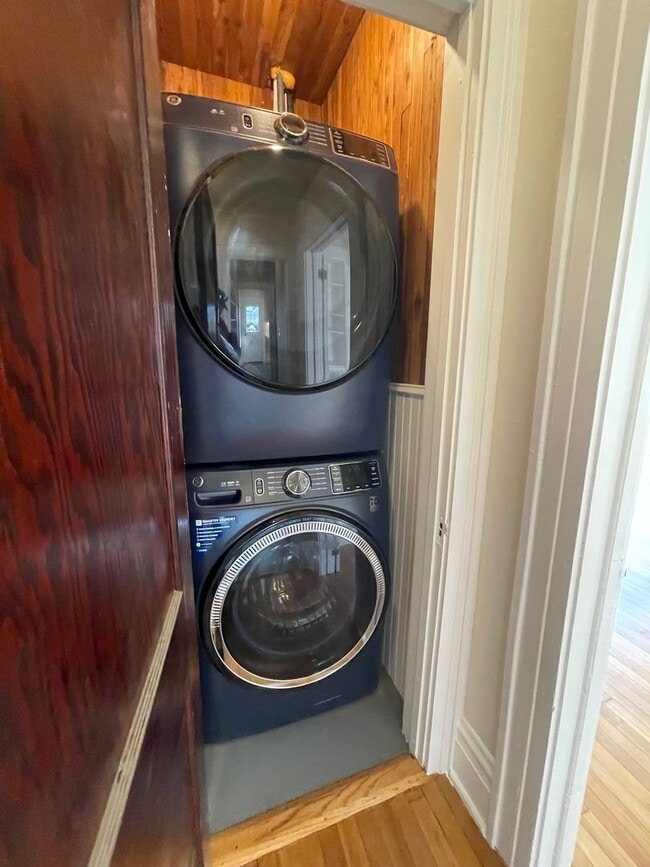 Building Photo - Updated 3/2 House in Old East Rome $2,150