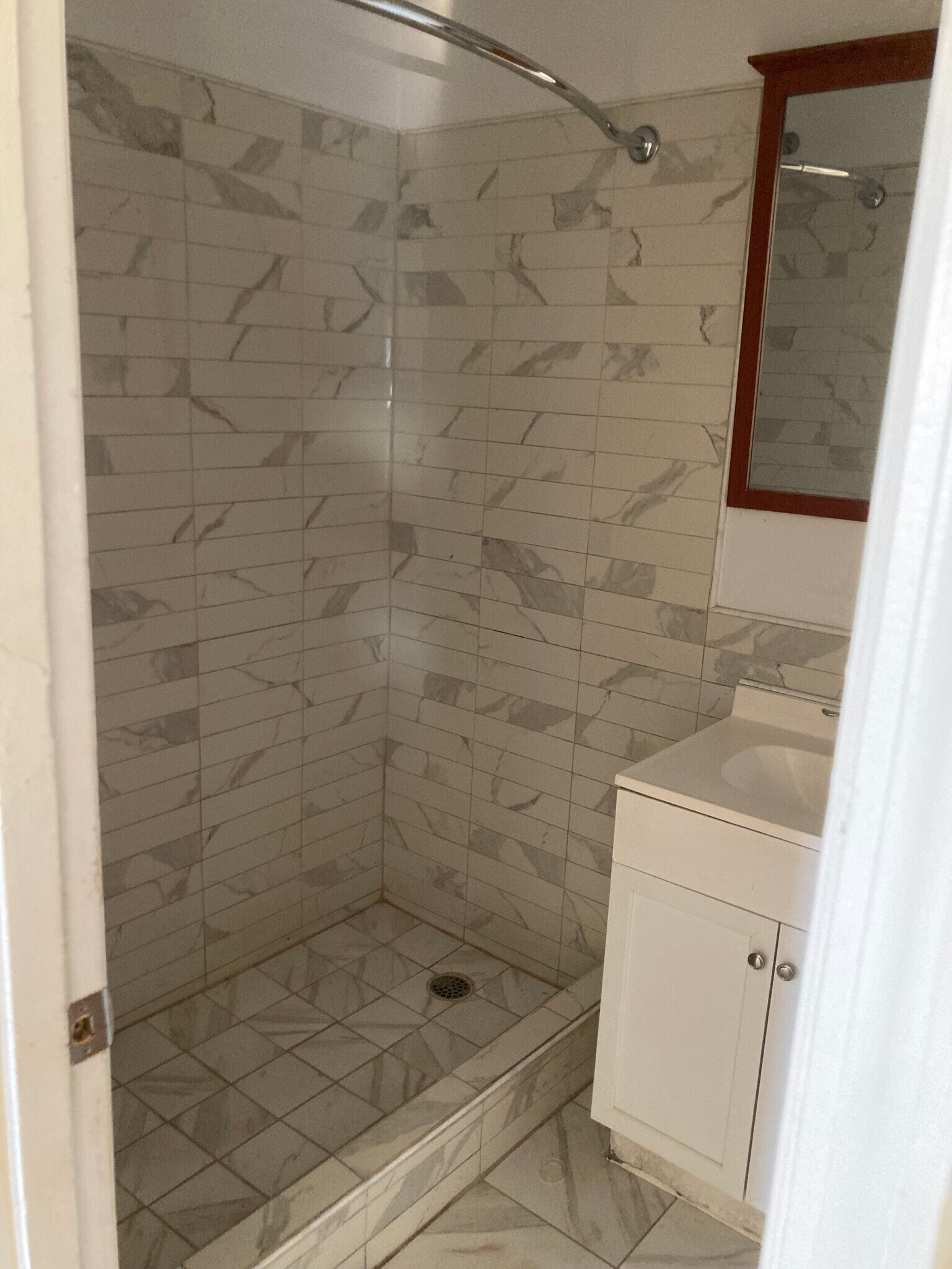 Building Photo - 916 Maple St