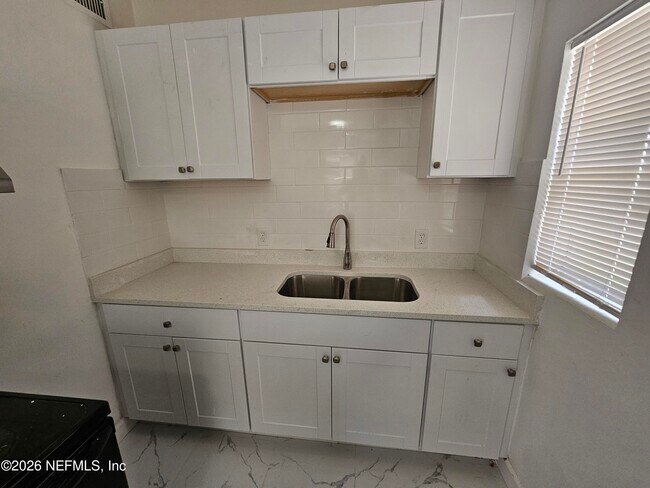 Building Photo - 2736 Lippia Rd