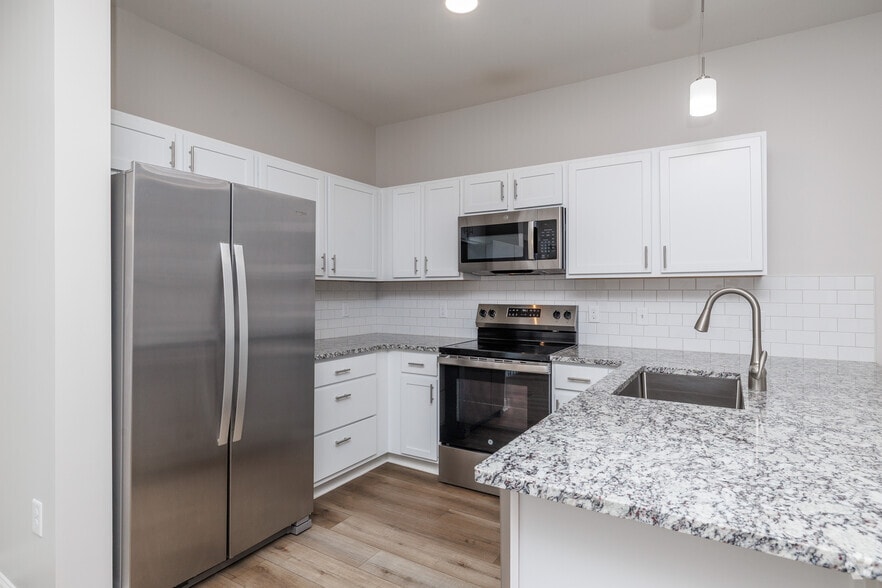 Naples 3BR, 2.5BA - 1,378SF - Kitchen - Marion Gardens Townhomes