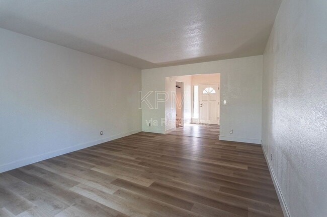 Building Photo - 2828 Smoke Tree Cir