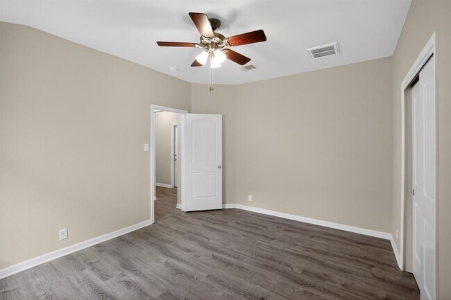 Building Photo - 1313 April Meadows Loop