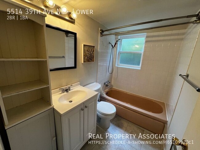 Building Photo - 5514 39th Ave NE