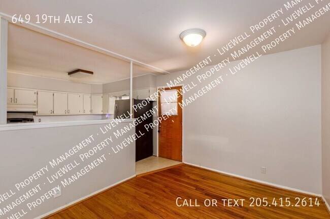 Building Photo - 649 19th Ave S