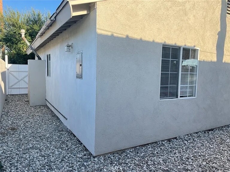 Building Photo - 12758 Russell Ave