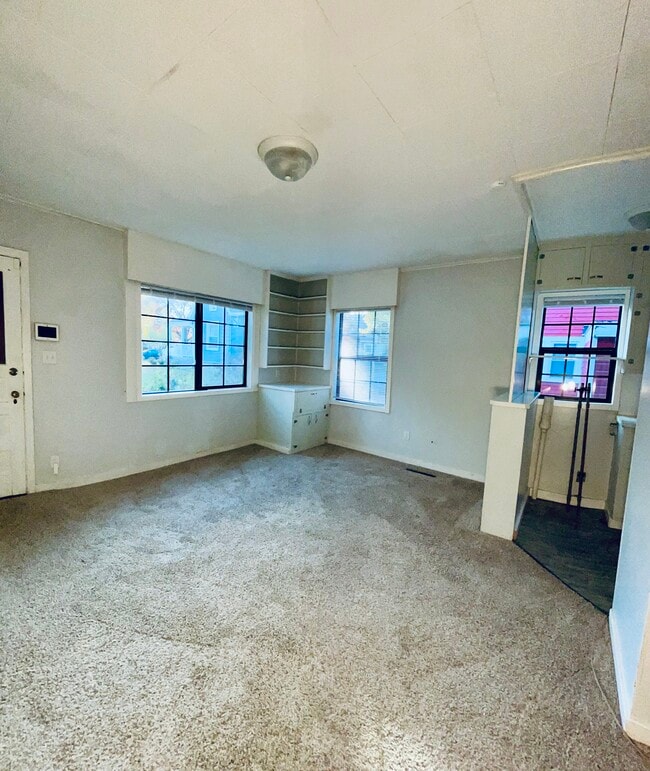 Building Photo - 1411 Portland Ave