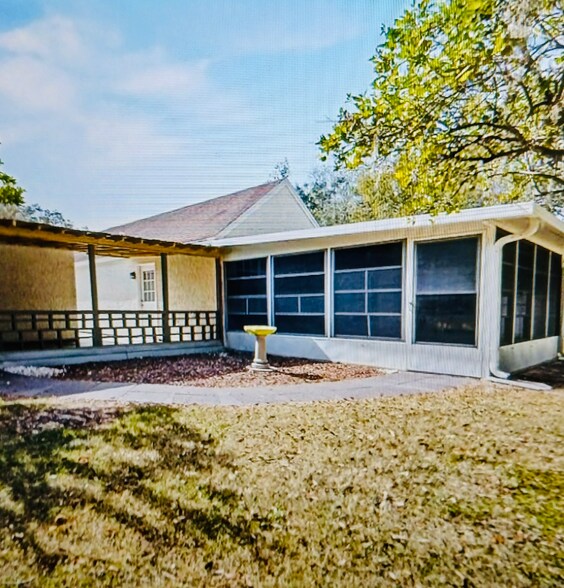 Building Photo - 21 Pine Cir Way
