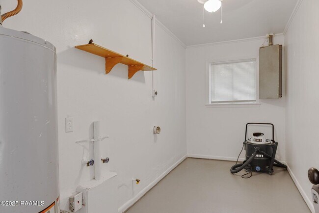 Building Photo - 408 Alice Dr