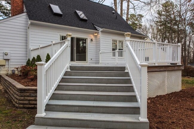 Building Photo - Beautiful 3 Bedroom, 2 Bathroom Home in Chesterfield ***Available Early-Mid June 2026***