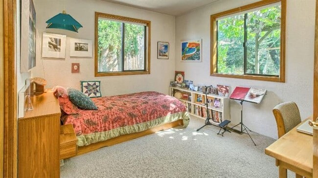 Building Photo - Serene 3 bed/2 bath home in beautiful garden setting | Available June