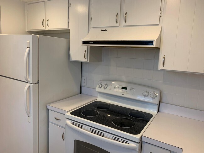 Building Photo - 3007 S Buchanan St