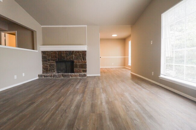 Building Photo - 2 Bed / 2 Bath Condo in Central Tulsa!