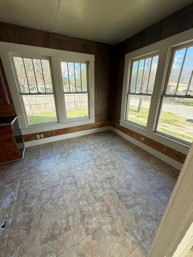 Building Photo - 3450 Brandon Ave