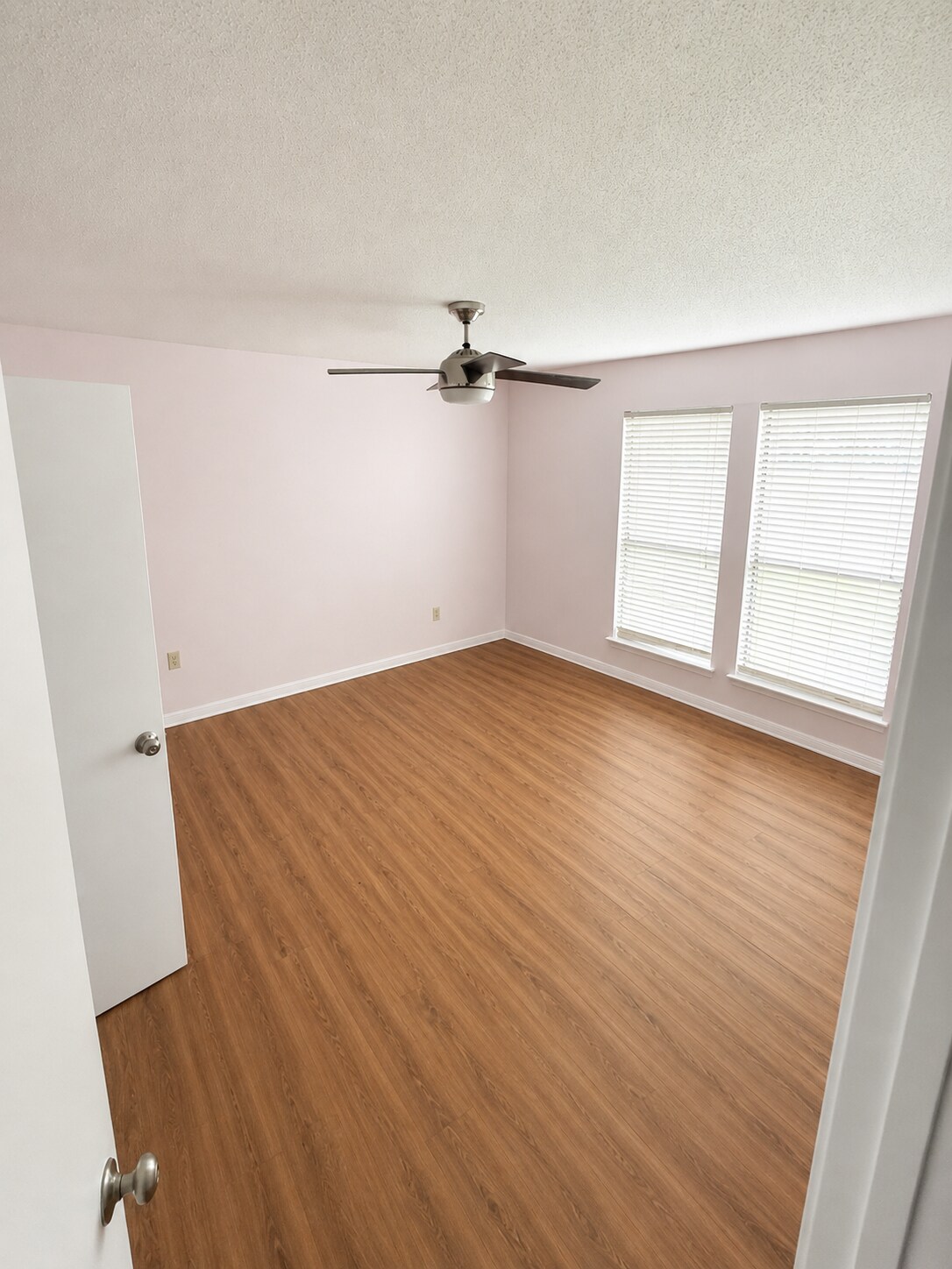 Building Photo - 119 Chamale Cv W