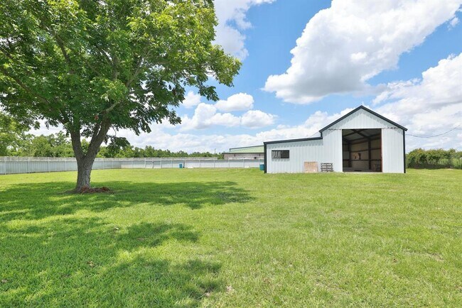 Building Photo - 16435 Telge Rd