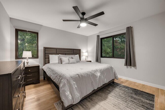 Building Photo - 3610 Thompson St