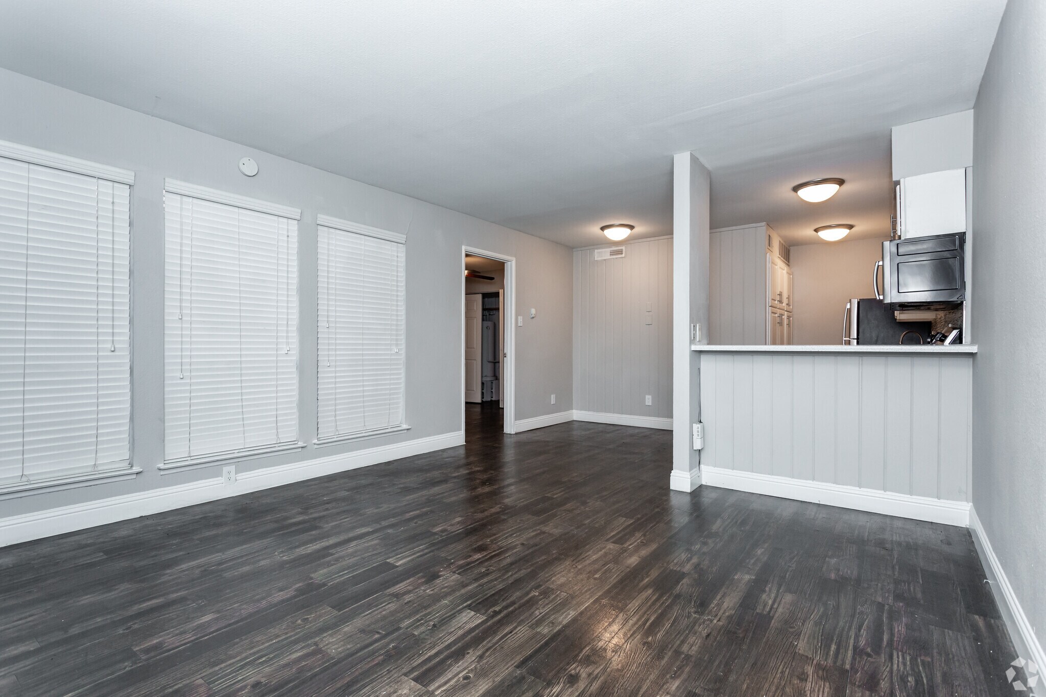 Stratton Apartment Homes 2420 E Abram St Arlington TX 76010