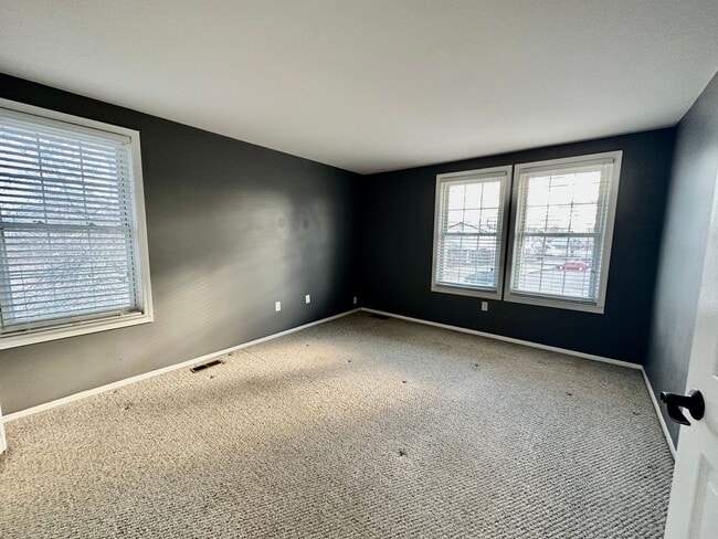 Building Photo - 2 bed 1 and 1/2 bath condo for rent $1600 ...